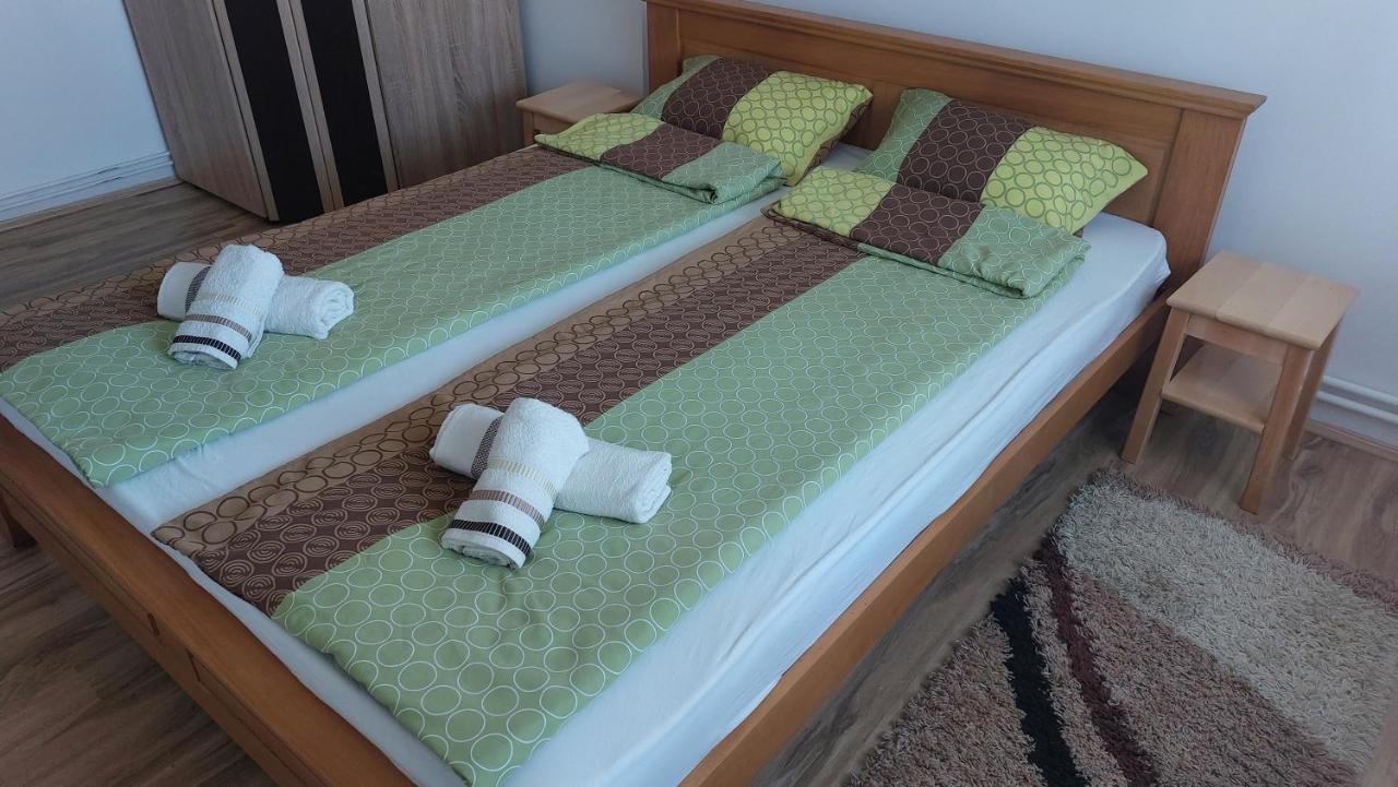 Apartman Centar Sremska Mitrovica Eksteriør bilde