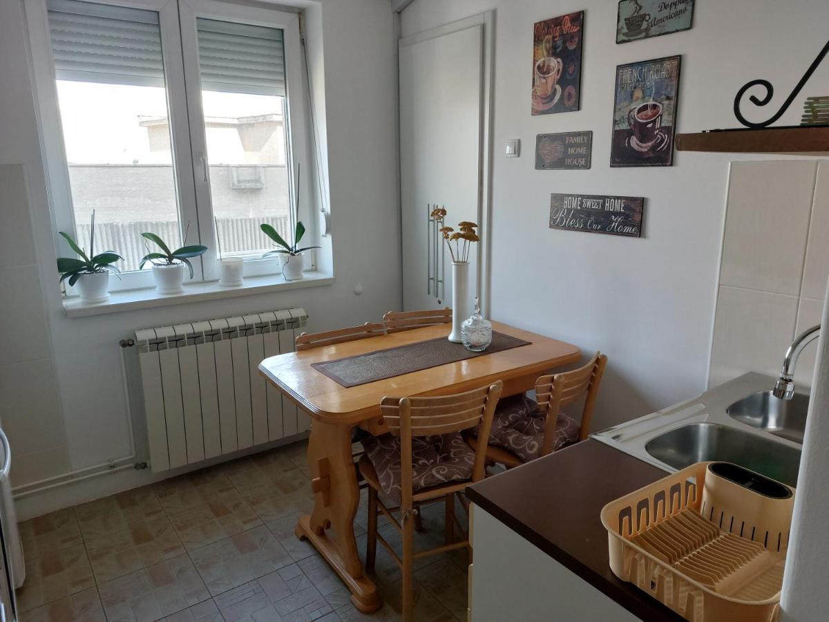 Apartman Centar Sremska Mitrovica Eksteriør bilde