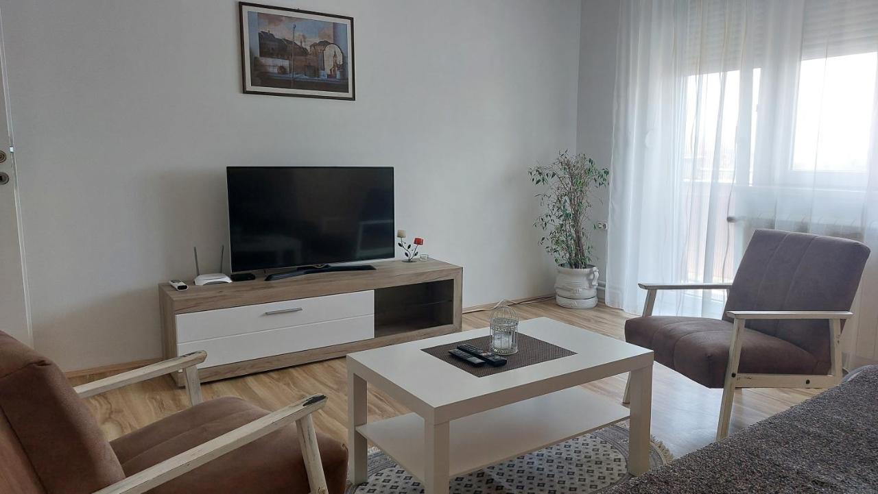 Apartman Centar Sremska Mitrovica Eksteriør bilde